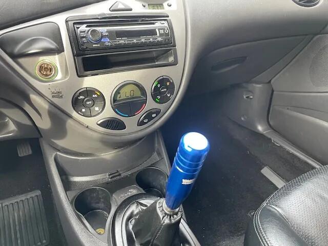 Ford Focus 1.6-16V Futura Leder 138 DKM NAP Airco Nw ApK