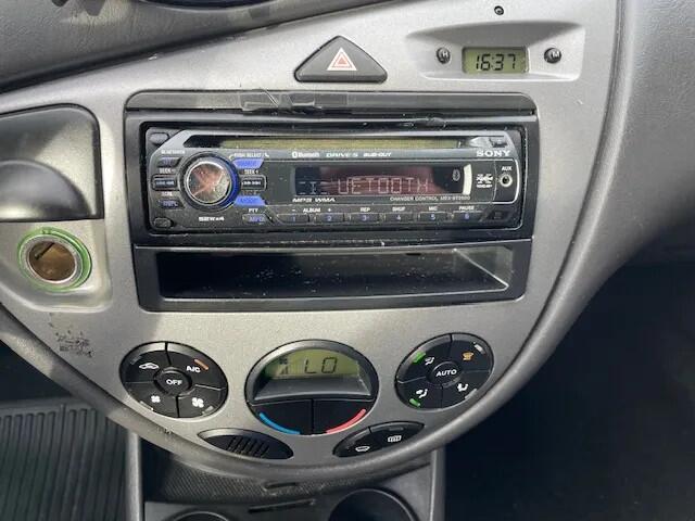 Ford Focus 1.6-16V Futura Leder 138 DKM NAP Airco Nw ApK