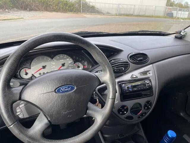 Ford Focus 1.6-16V Futura Leder 138 DKM NAP Airco Nw ApK