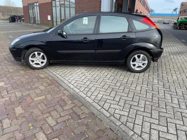 Ford Focus 1.6-16V Futura Leder 138 DKM NAP Airco Nw ApK