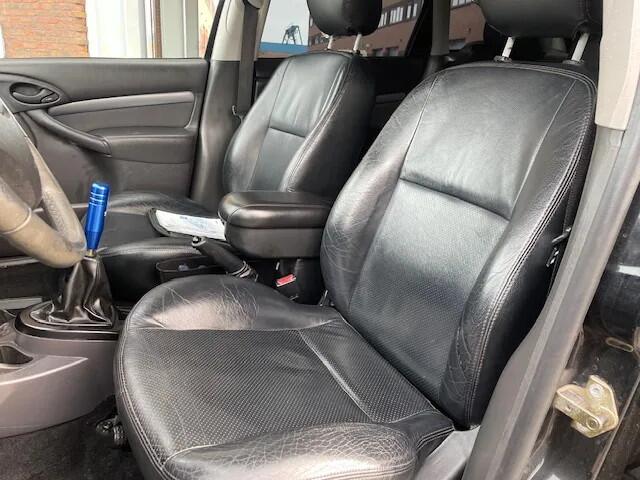Ford Focus 1.6-16V Futura Leder 138 DKM NAP Airco Nw ApK