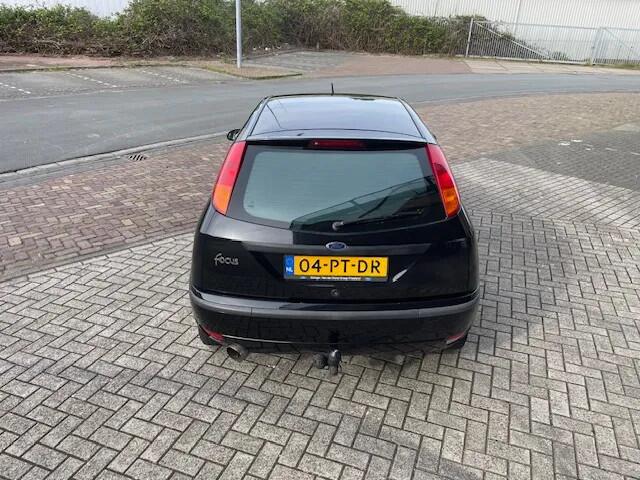 Ford Focus 1.6-16V Futura Leder 138 DKM NAP Airco Nw ApK