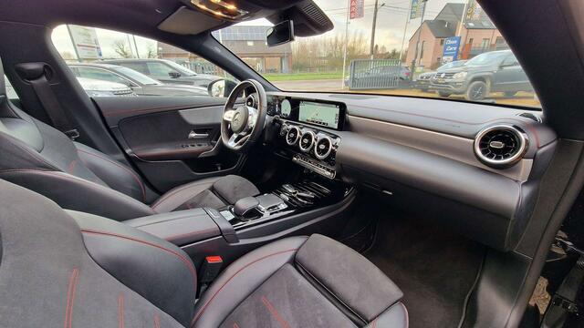 Mercedes-Benz CLA-Klasse 180 AMG LINE PACK NIGHT / AUTO / PANO / CAM / FULL LED