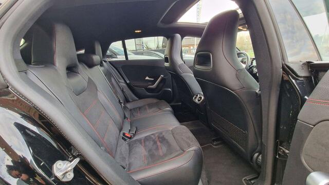 Mercedes-Benz CLA-Klasse 180 AMG LINE PACK NIGHT / AUTO / PANO / CAM / FULL LED
