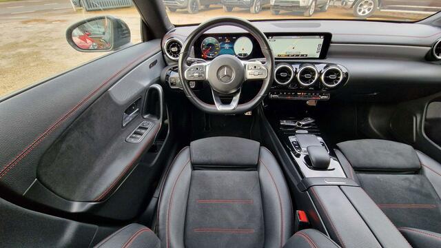 Mercedes-Benz CLA-Klasse 180 AMG LINE PACK NIGHT / AUTO / PANO / CAM / FULL LED