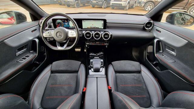Mercedes-Benz CLA-Klasse 180 AMG LINE PACK NIGHT / AUTO / PANO / CAM / FULL LED