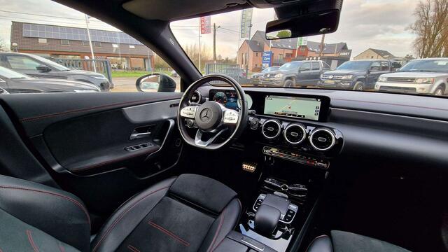 Mercedes-Benz CLA-Klasse 180 AMG LINE PACK NIGHT / AUTO / PANO / CAM / FULL LED