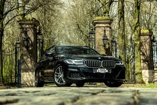 BMW 5-SERIE 520 Touring i M SPORT | PANO | HUD | LASER | ACC