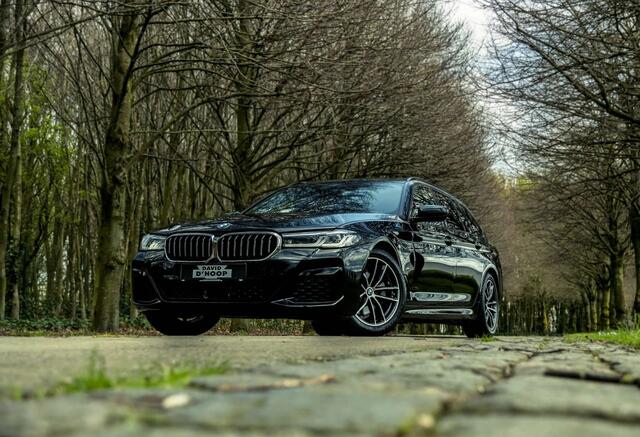 BMW 5-Serie 520 Touring i M SPORT | PANO | HUD | LASER | ACC