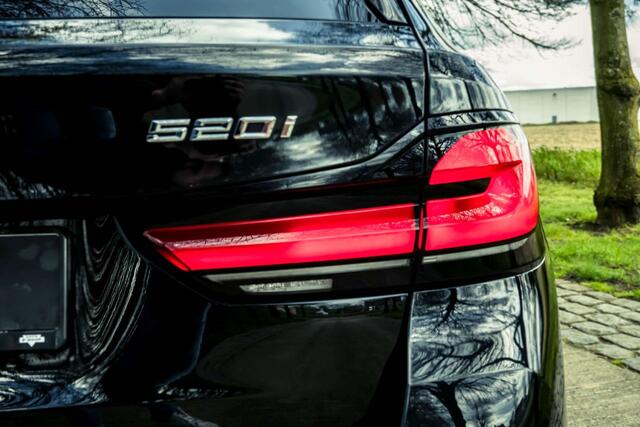 BMW 5-Serie 520 Touring i M SPORT | PANO | HUD | LASER | ACC