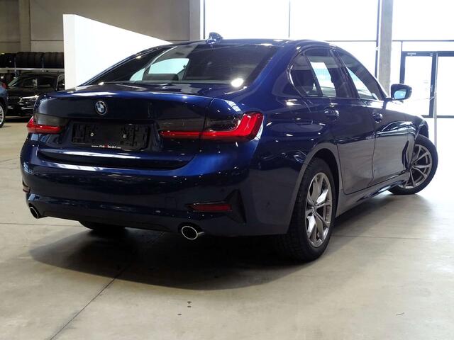 BMW 3-Serie 318 dA Berline Sportline CUIR SPORT-LED-NAVI-PARKING