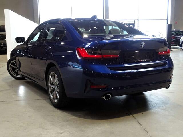 BMW 3-Serie 318 dA Berline Sportline CUIR SPORT-LED-NAVI-PARKING