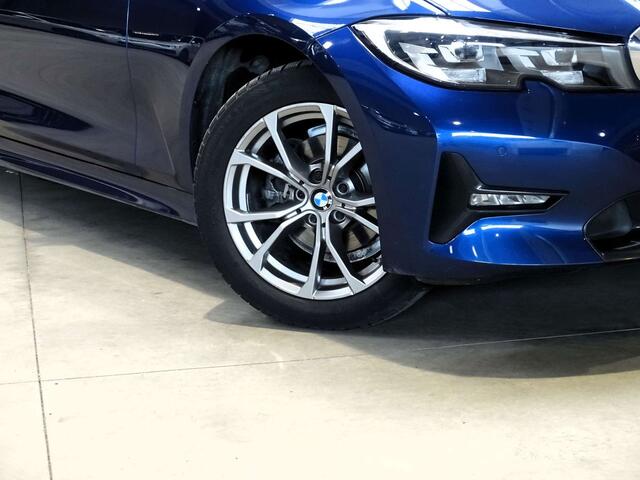 BMW 3-Serie 318 dA Berline Sportline CUIR SPORT-LED-NAVI-PARKING