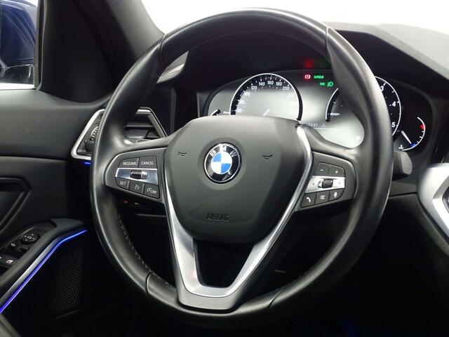 BMW 3-Serie 318 dA Berline Sportline CUIR SPORT-LED-NAVI-PARKING