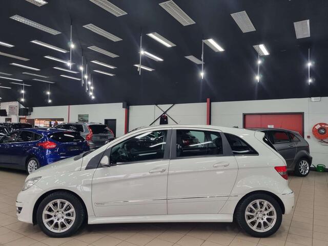 Mercedes-Benz B-Klasse 200 CDINAVIGATIELEDERALU-VELGENPARKEER SENSOREN