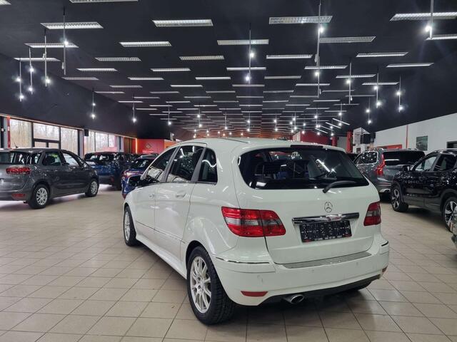 Mercedes-Benz B-Klasse 200 CDINAVIGATIELEDERALU-VELGENPARKEER SENSOREN
