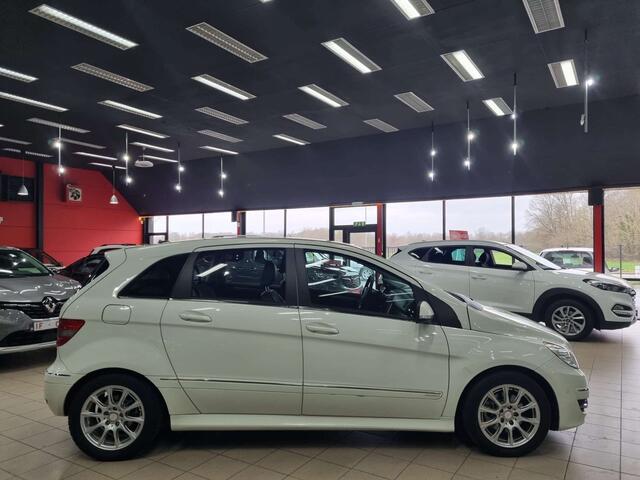 Mercedes-Benz B-Klasse 200 CDINAVIGATIELEDERALU-VELGENPARKEER SENSOREN