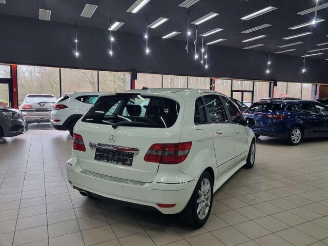 Mercedes-Benz B-Klasse 200 CDINAVIGATIELEDERALU-VELGENPARKEER SENSOREN