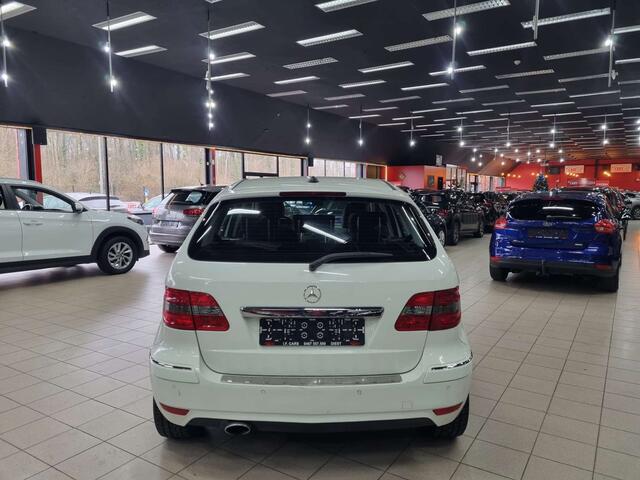 Mercedes-Benz B-Klasse 200 CDINAVIGATIELEDERALU-VELGENPARKEER SENSOREN