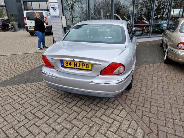 Jaguar X-Type 2.0 V6/AIRCO/AUTOMAAT/YOUNGTIMER