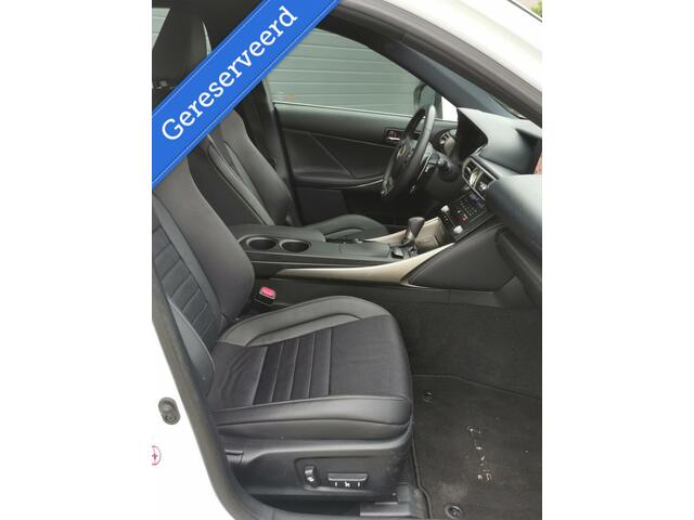 Lexus IS 300h F Sport | Mark-Levinson