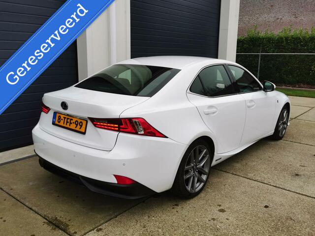 Lexus IS 300h F Sport | Mark-Levinson