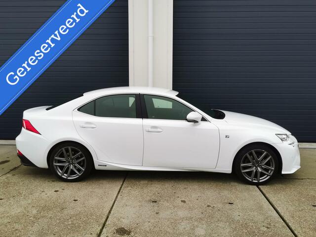 Lexus IS 300h F Sport | Mark-Levinson