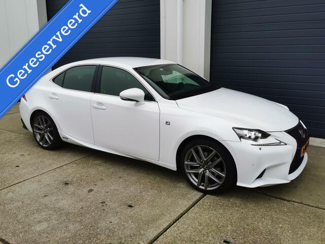 Lexus IS 300h F Sport | Mark-Levinson