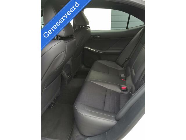 Lexus IS 300h F Sport | Mark-Levinson