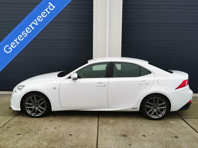 Lexus IS 300h F Sport | Mark-Levinson