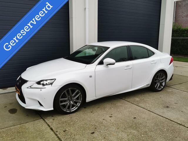 Lexus IS 300h F Sport | Mark-Levinson