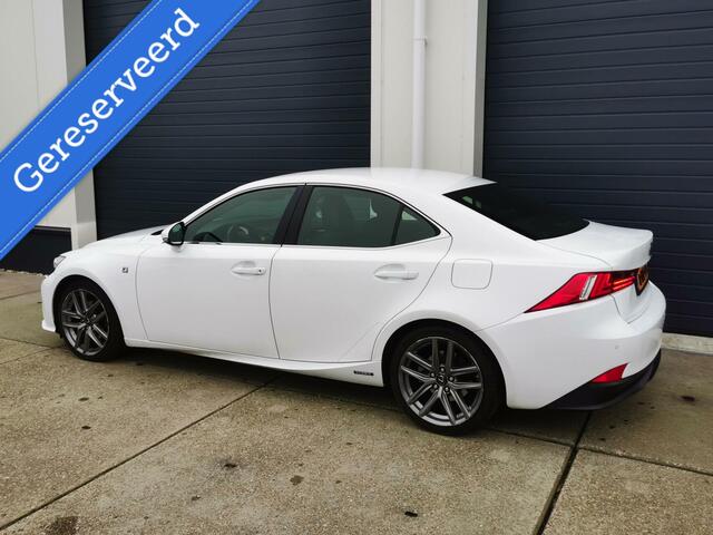Lexus IS 300h F Sport | Mark-Levinson