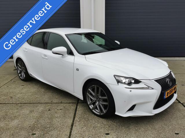 Lexus IS 300h F Sport | Mark-Levinson