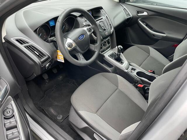 Ford Focus Wagon 1.6 TI-VCT Trend Trekhaak Airco PDC NAP APK