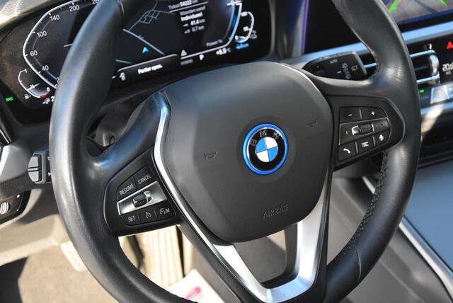 BMW 3-Serie 330eA PHEV /Navi/Cam/Led/Dab+