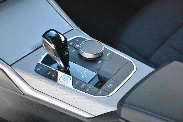 BMW 3-Serie 330eA PHEV /Navi/Cam/Led/Dab+