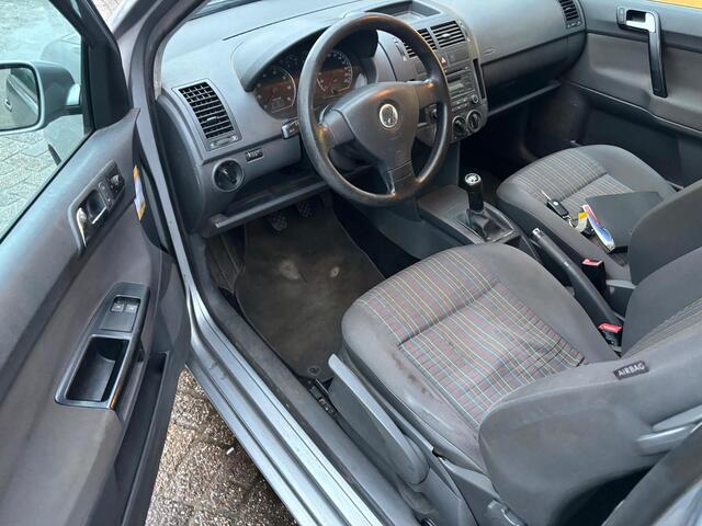 Volkswagen Polo 1.4-16V Optive AIRCO&APK