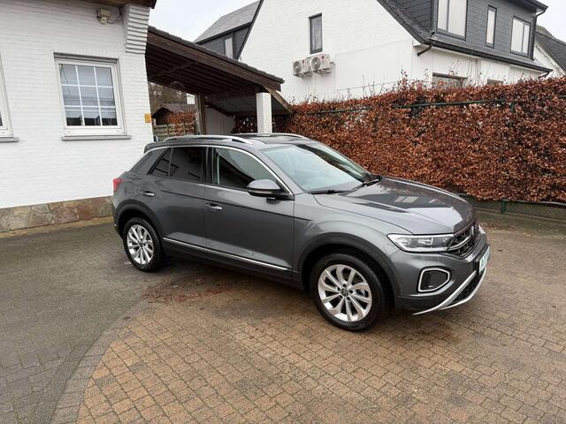 Volkswagen T-ROC 1.5 TSI Style DSG/IQ Lights/Sportzet./pdc V&A+cam