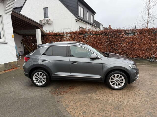 Volkswagen T-ROC 1.5 TSI Style DSG/IQ Lights/Sportzet./pdc V&A+cam