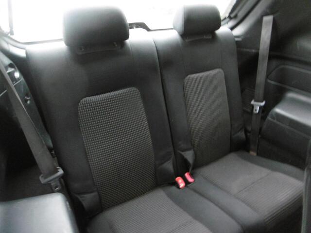 Chevrolet Captiva 2.4i Style 2WD 7-Persoons EXPORT ONLY TRAILER 2e eig. Trekhaak 1500kg Airco