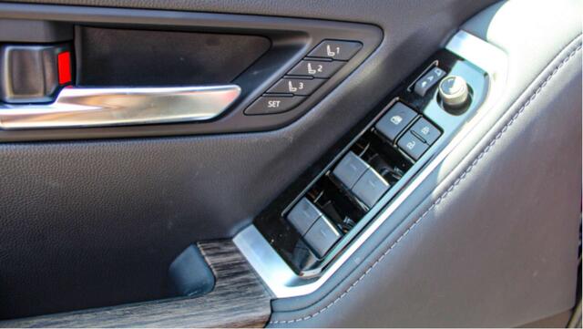 Toyota Land CRUISER LC300 3.3L VX-R V6 TURBO DSL AT 2025 EXP OUT OF EU