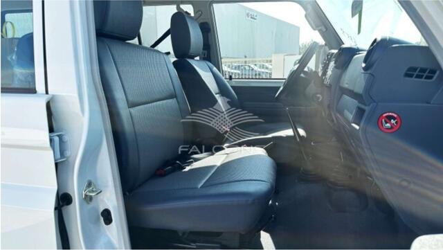 Toyota Land CRUISER HZJ 76 10PL 4.2L DSL 2025 ONLY EXPORTT OUT OF EU