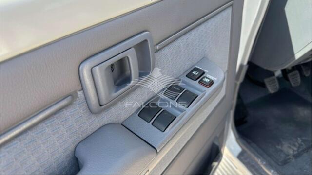 Toyota Land CRUISER HZJ 76 10PL 4.2L DSL 2025 ONLY EXPORTT OUT OF EU