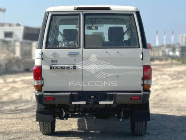Toyota Land CRUISER HZJ 76 10PL 4.2L DSL 2025 ONLY EXPORTT OUT OF EU