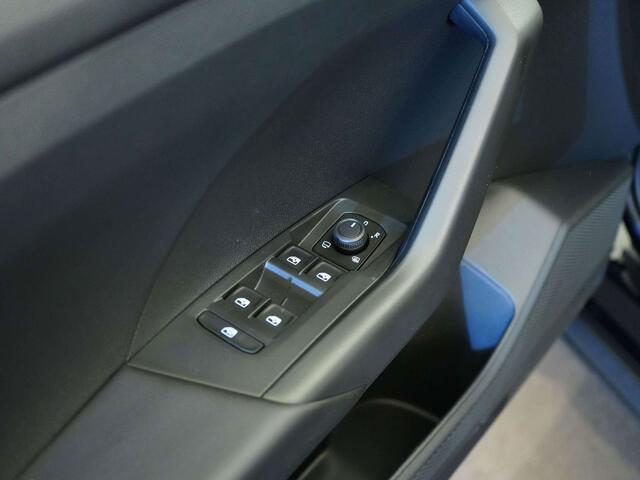 Volkswagen T-Cross Life 1.0TSI|DSG|NavByAPP|LEDLight.Assist|Cockpit