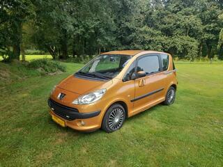 PEUGEOT 1007 1.4 Urban