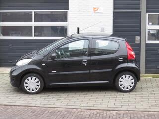 PEUGEOT 107 1.0-12V Millesim 200