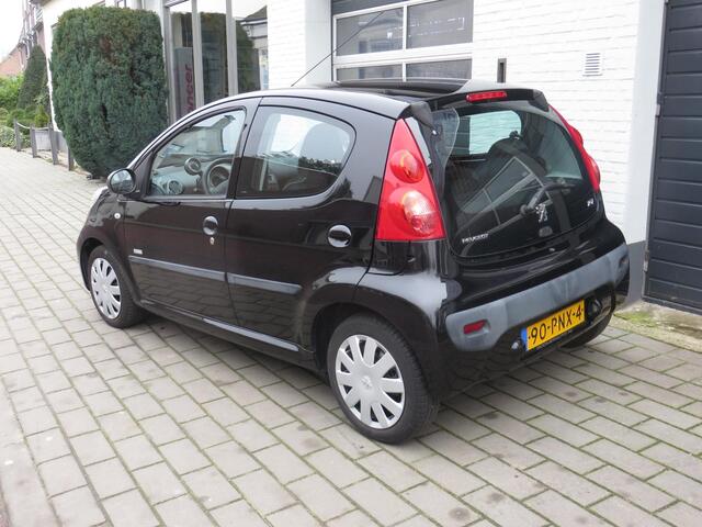 Peugeot 107 1.0-12V Millesim 200