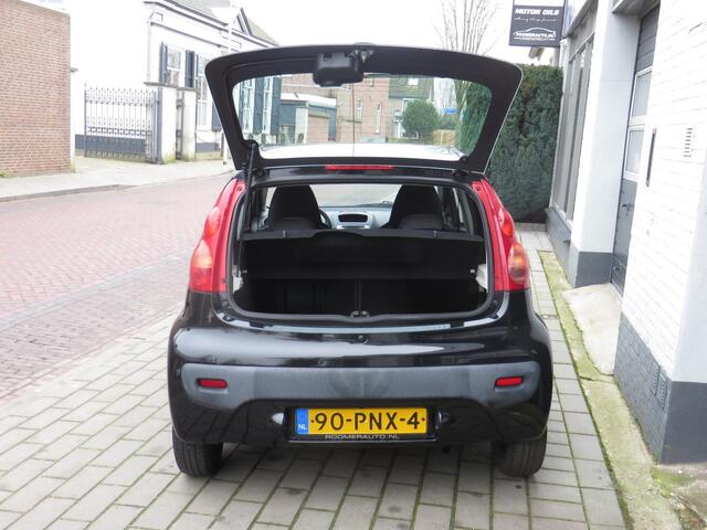 Peugeot 107 1.0-12V Millesim 200