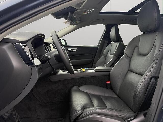 Volvo XC60 B4 PLUS DARK B4 Mild Hybrid